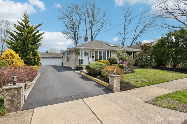 49 Hickory ST, Edison, NJ 08817