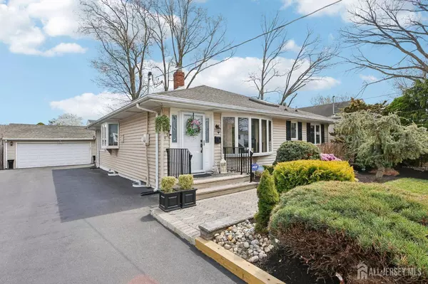 49 Hickory ST, Edison, NJ 08817