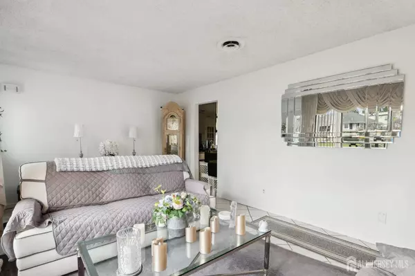 49 Hickory ST, Edison, NJ 08817