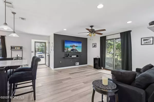 300 Larkspur Lane, Jackson, NJ 08527