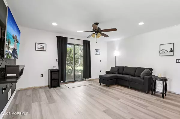 300 Larkspur Lane, Jackson, NJ 08527