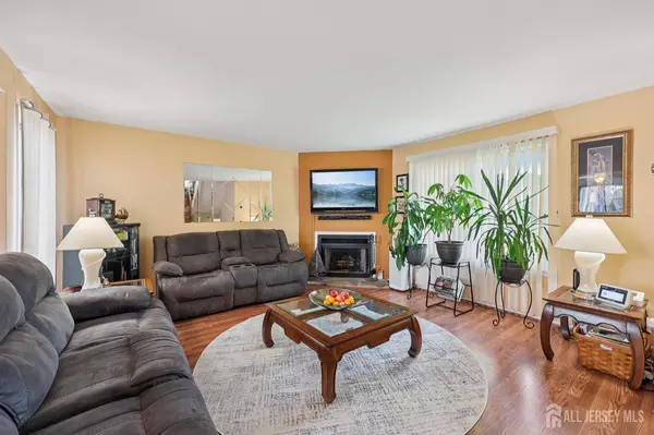 160 Goldmine LN, Old Bridge, NJ 08857