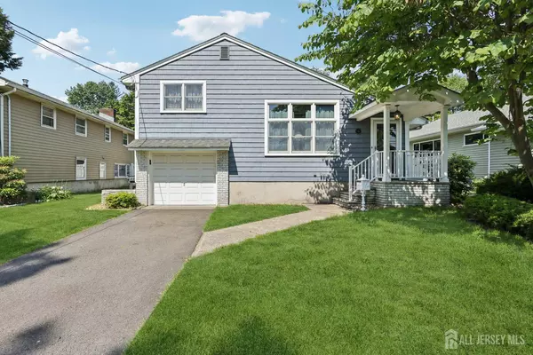 11 Beechwood AVE, Metuchen, NJ 08840