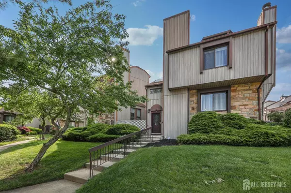 160 Goldmine LN, Old Bridge, NJ 08857