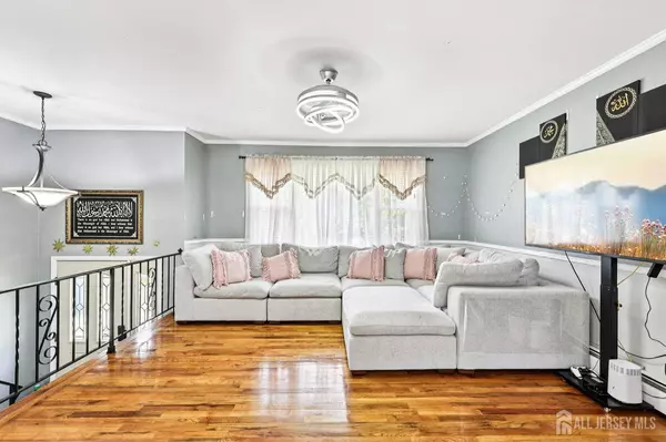 16 Kerschner LN, East Brunswick, NJ 08816