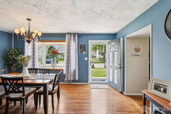 30 Clark PL, Avenel, NJ 07001