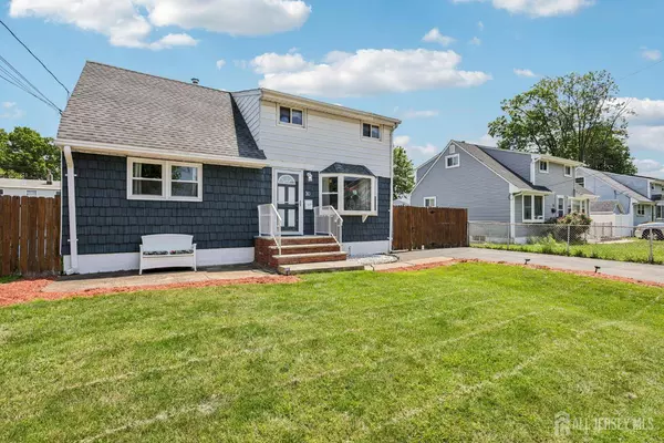 30 Clark PL, Avenel, NJ 07001