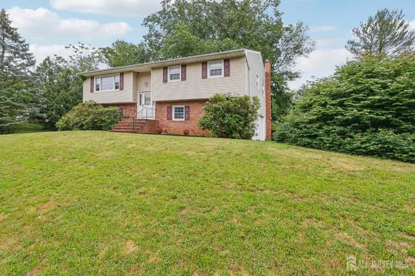 28 Thomas RD, East Brunswick, NJ 08816