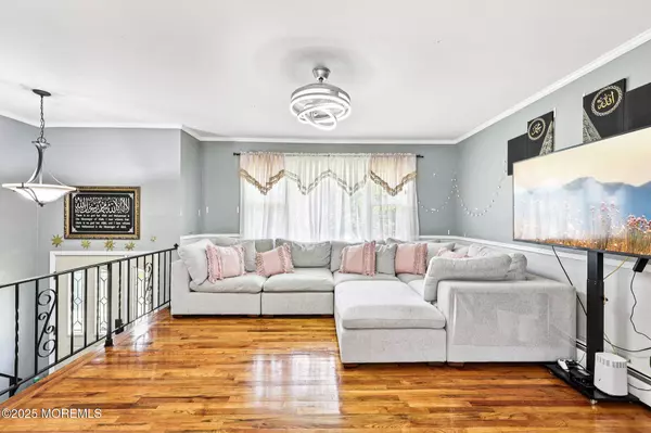 16 Kerschner Lane, East Brunswick, NJ 08816