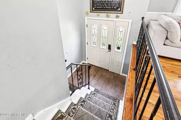 16 Kerschner Lane, East Brunswick, NJ 08816