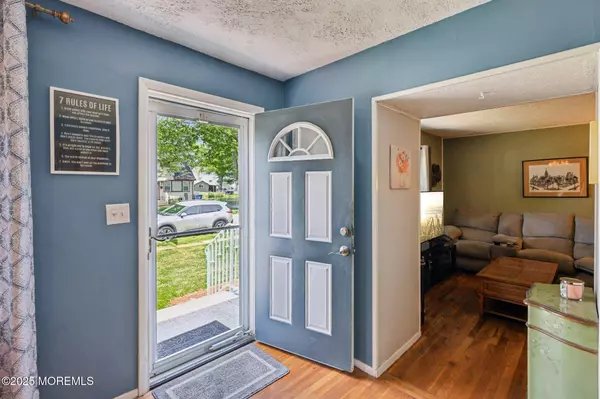 30 Clark Place, Avenel, NJ 07001