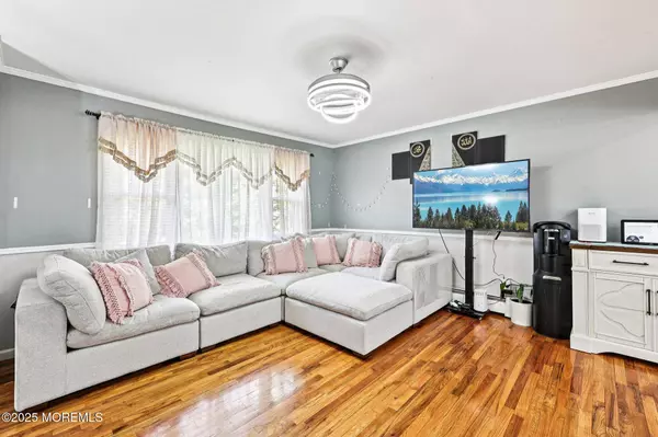 16 Kerschner Lane, East Brunswick, NJ 08816