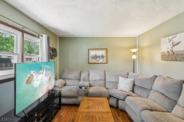 30 Clark Pl, Woodbridge Twp., NJ 07001