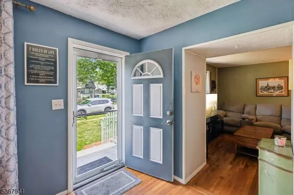 30 Clark Pl, Woodbridge Twp., NJ 07001