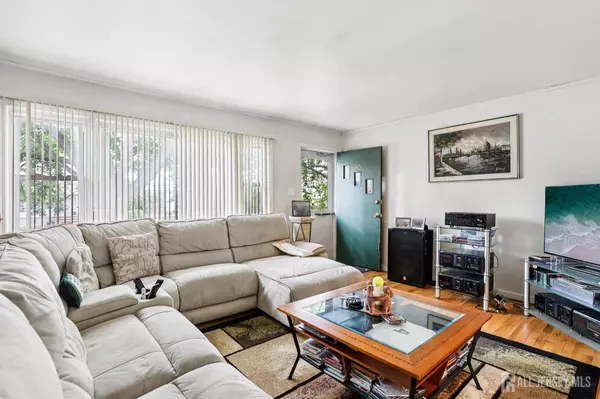 30 Lafayette AVE, Franklin Twsp, NJ 08873