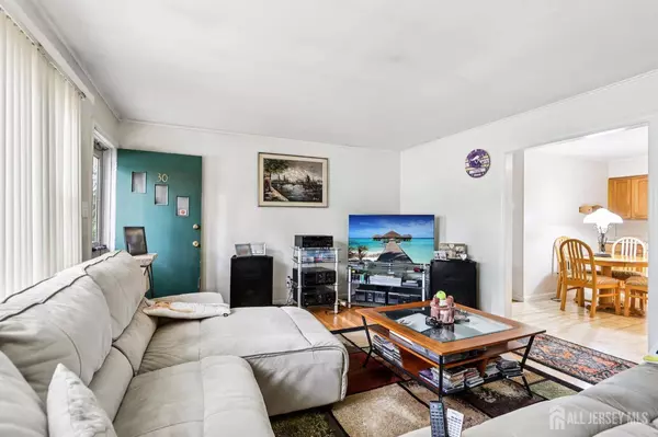 30 Lafayette AVE, Franklin Twsp, NJ 08873