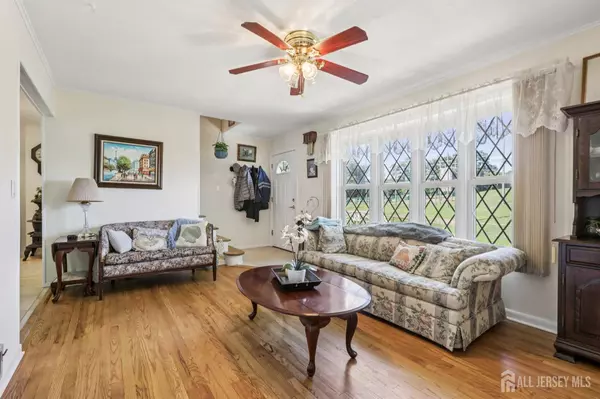 80 Conforti AVE, West Orange, NJ 07052