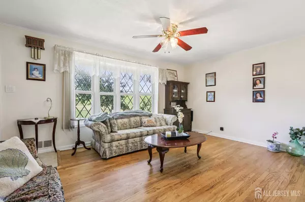 80 Conforti AVE, West Orange, NJ 07052