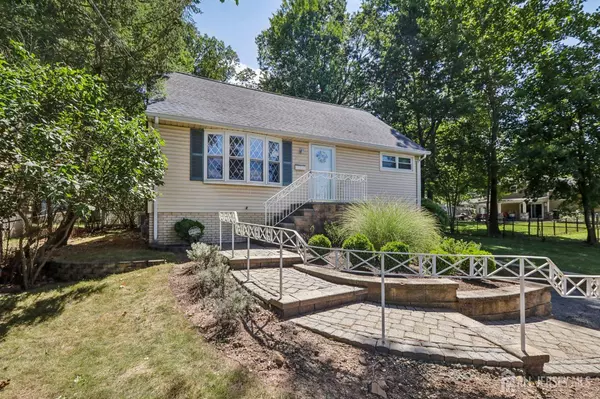 80 Conforti AVE, West Orange, NJ 07052