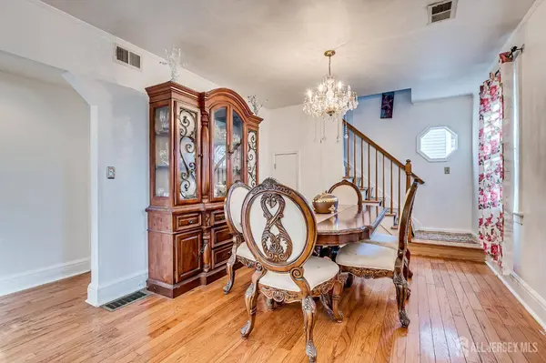 651 W Lincoln AVE W, Rahway, NJ 07065