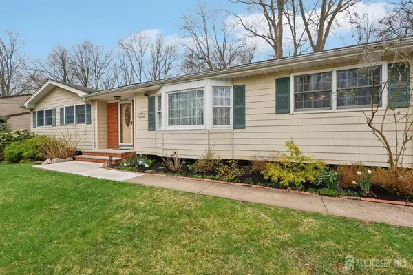 37 Dale DR, Edison, NJ 08820