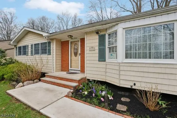 37 Dale Dr, Edison Twp., NJ 08820