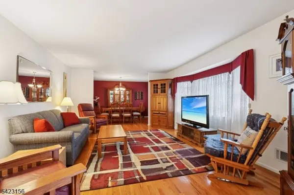 37 Dale Dr, Edison Twp., NJ 08820