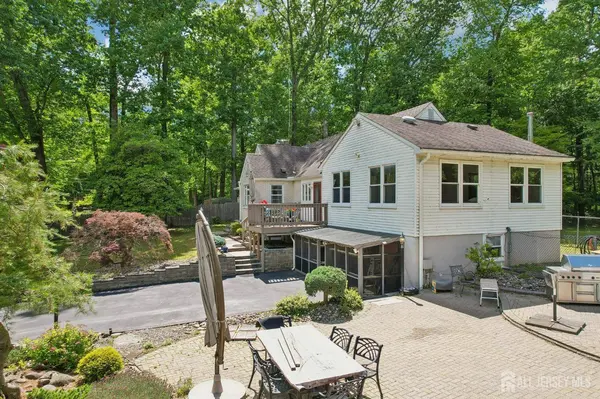 37 Davidson Mill RD, South Brunswick, NJ 08902