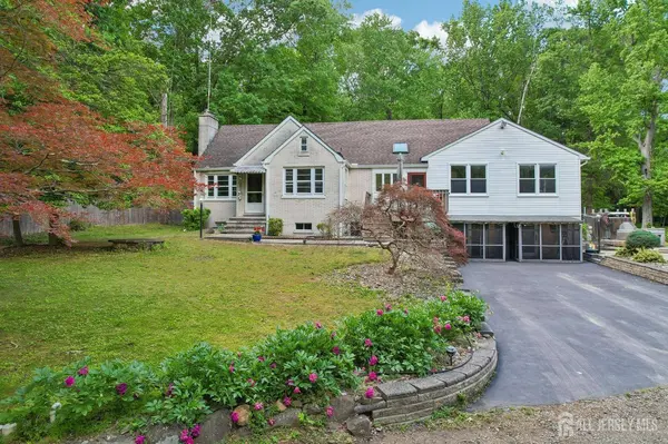 37 Davidson Mill RD, South Brunswick, NJ 08902