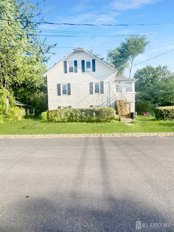 63 Poplar DR, Long Hill, NJ 07980