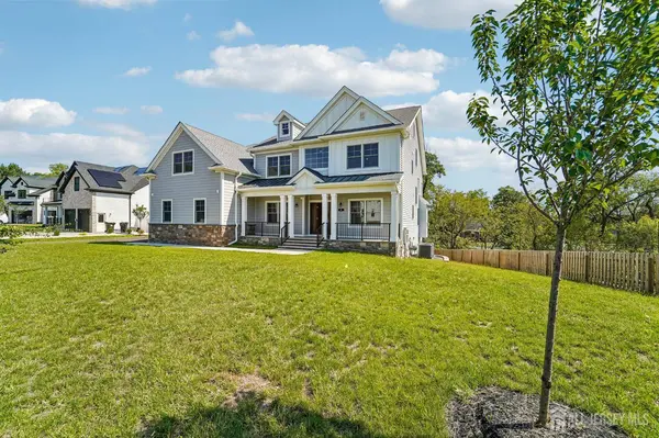 11 Scarlet DR, Piscataway, NJ 08854