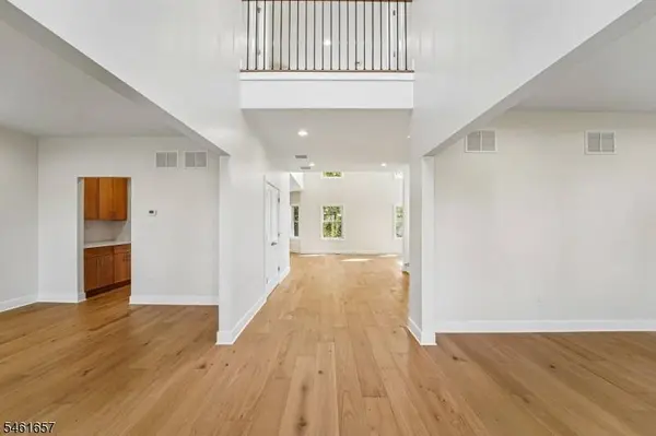 11 Scarlet Dr, Piscataway Twp., NJ 08854