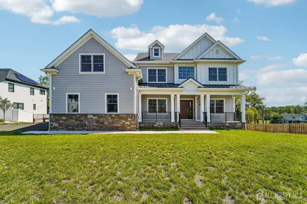 11 Scarlet DR, Piscataway, NJ 08854