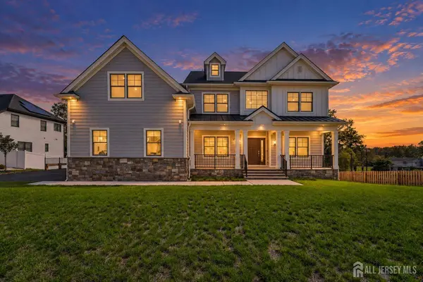 11 Scarlet DR