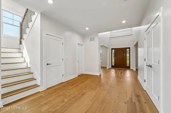 11 Scarlet Drive, Piscataway, NJ 08854
