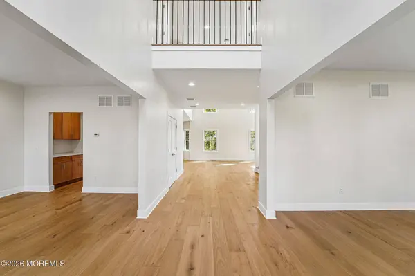 11 Scarlet Drive, Piscataway, NJ 08854
