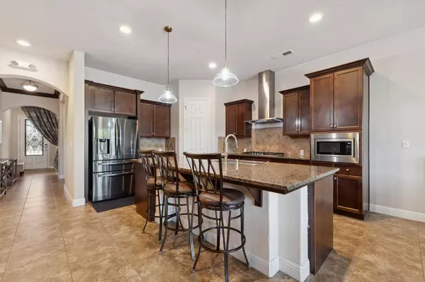 6123 E Providence AVE, Fresno, CA 93727