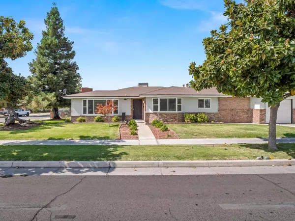 2705 N West AVE, Fresno, CA 93705