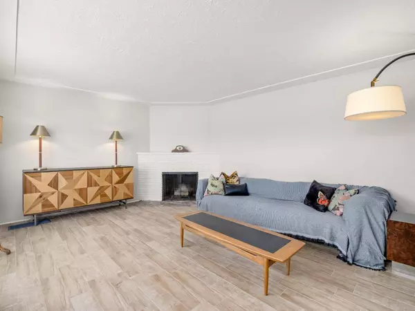 2705 N West AVE, Fresno, CA 93705