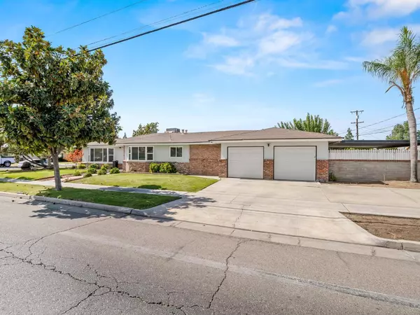 2705 N West AVE, Fresno, CA 93705
