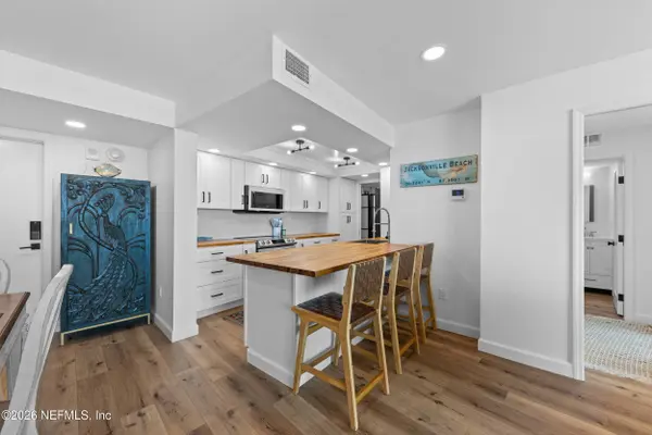 1601 OCEAN DR S #403, Jacksonville Beach, FL 32250