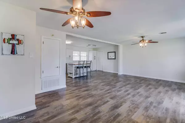 4301 Searle Avenue, Gulfport, MS 39507