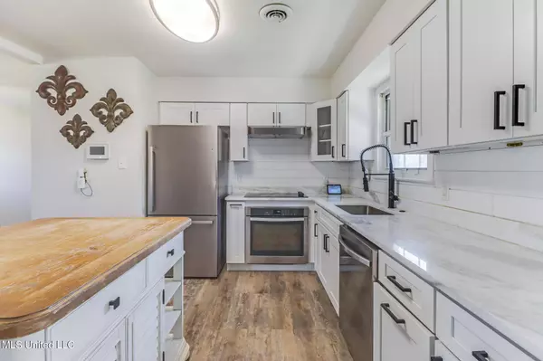 4301 Searle Avenue, Gulfport, MS 39507