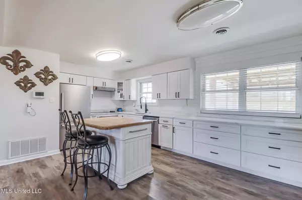 4301 Searle Avenue, Gulfport, MS 39507