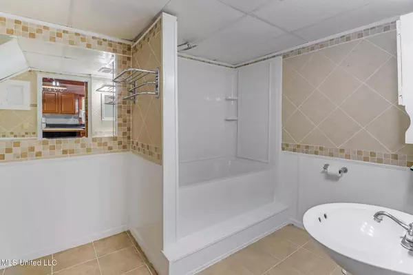 5416 Riley Road, Ocean Springs, MS 39564