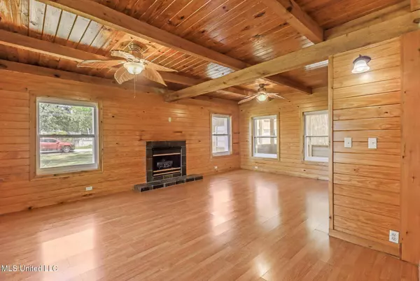 5416 Riley Road, Ocean Springs, MS 39564