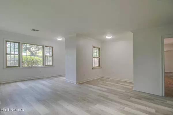 21 Woodglen Drive, Gulfport, MS 39507