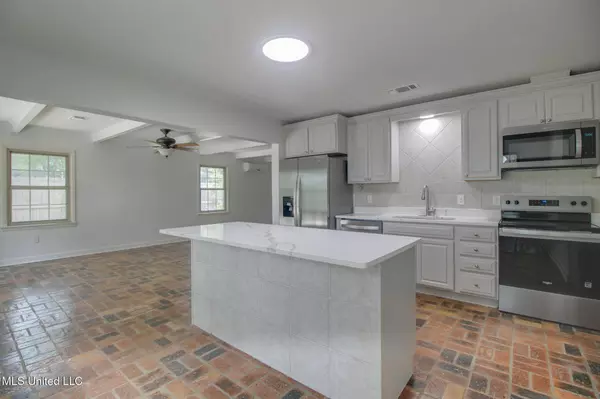 21 Woodglen Drive, Gulfport, MS 39507