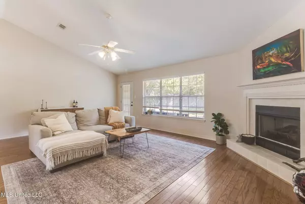 1624 Lori Drive, Ocean Springs, MS 39564