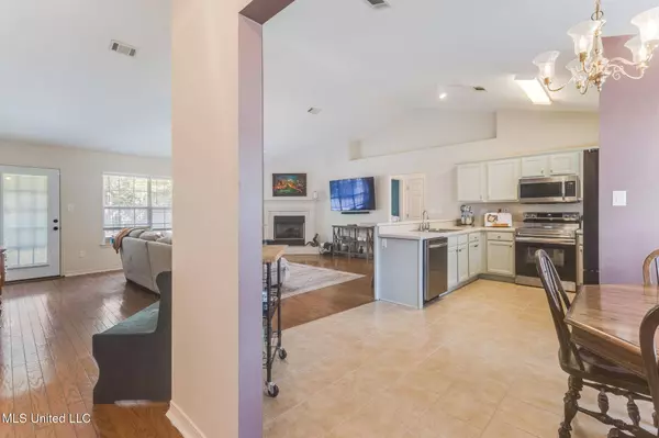 1624 Lori Drive, Ocean Springs, MS 39564